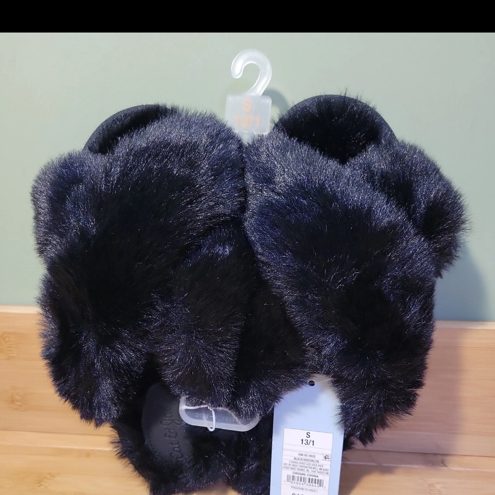 Cat & Jack Black Kids Slippers